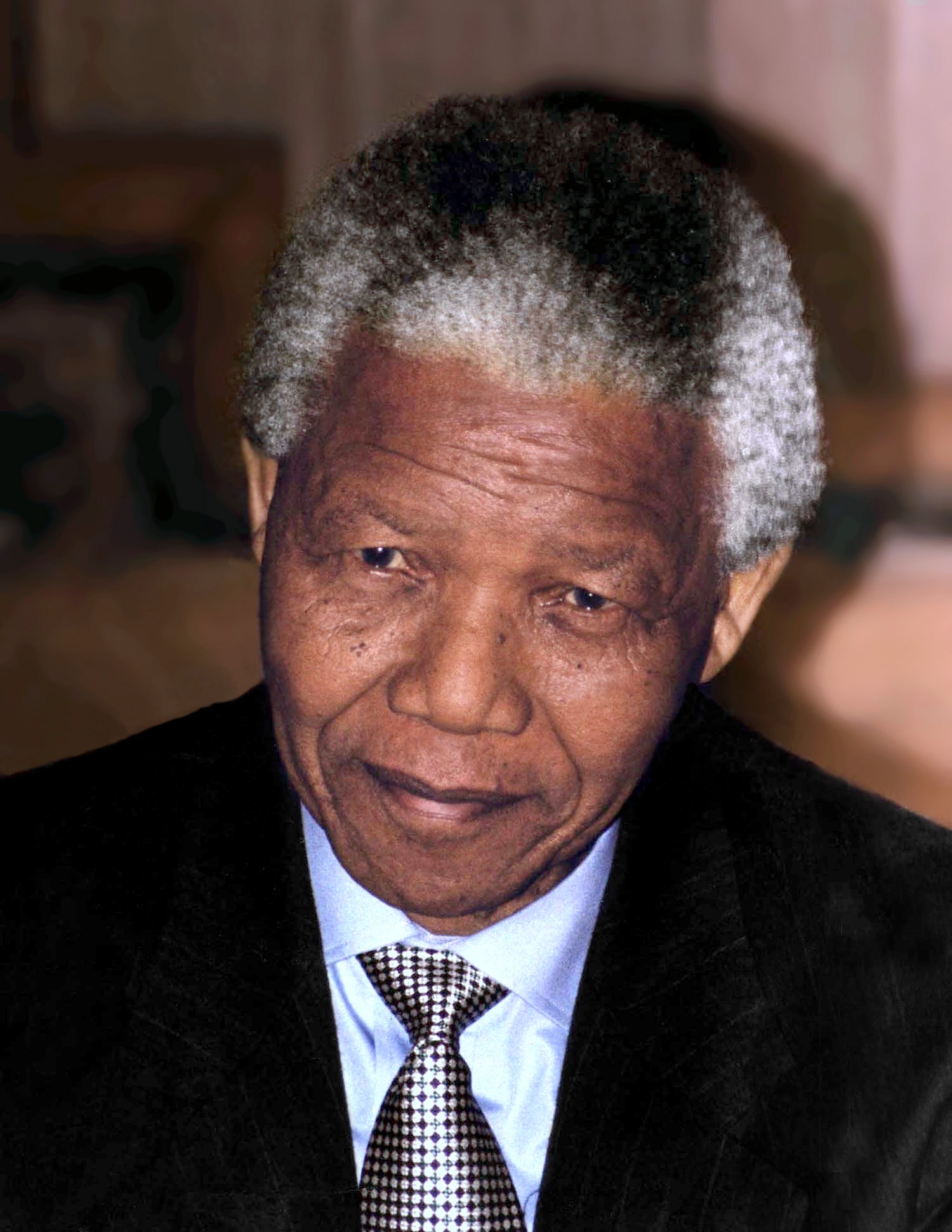 auteur Nelson Mandela de la citation La non-violence est une bonne politique lorsque les conditions le permettent.